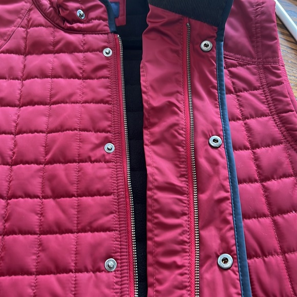 Daniel Cremiuex red vest.  Size XL - Picture 8 of 12